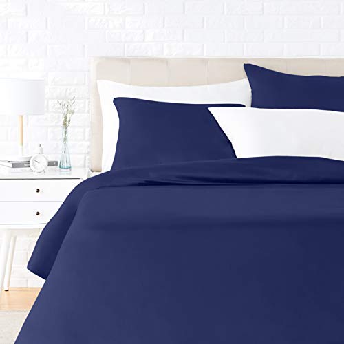 Amazon Basics - Juego de ropa de cama con funda de edredón, de satén, 155 x 220 cm / 80 x 80 cm x 2, Azul oscuro