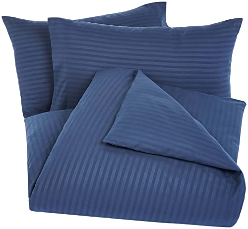 Amazon Basics - Juego de ropa de cama con funda nórdica de microfibra y 2 fundas de almohada - 230 x 220 cm, azul marino